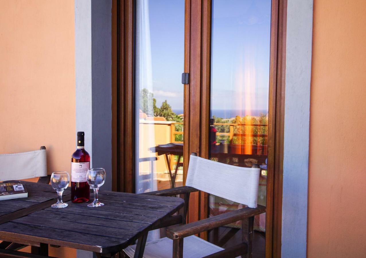 Molivos Sunset Apartments ميثيمْنا المظهر الخارجي الصورة